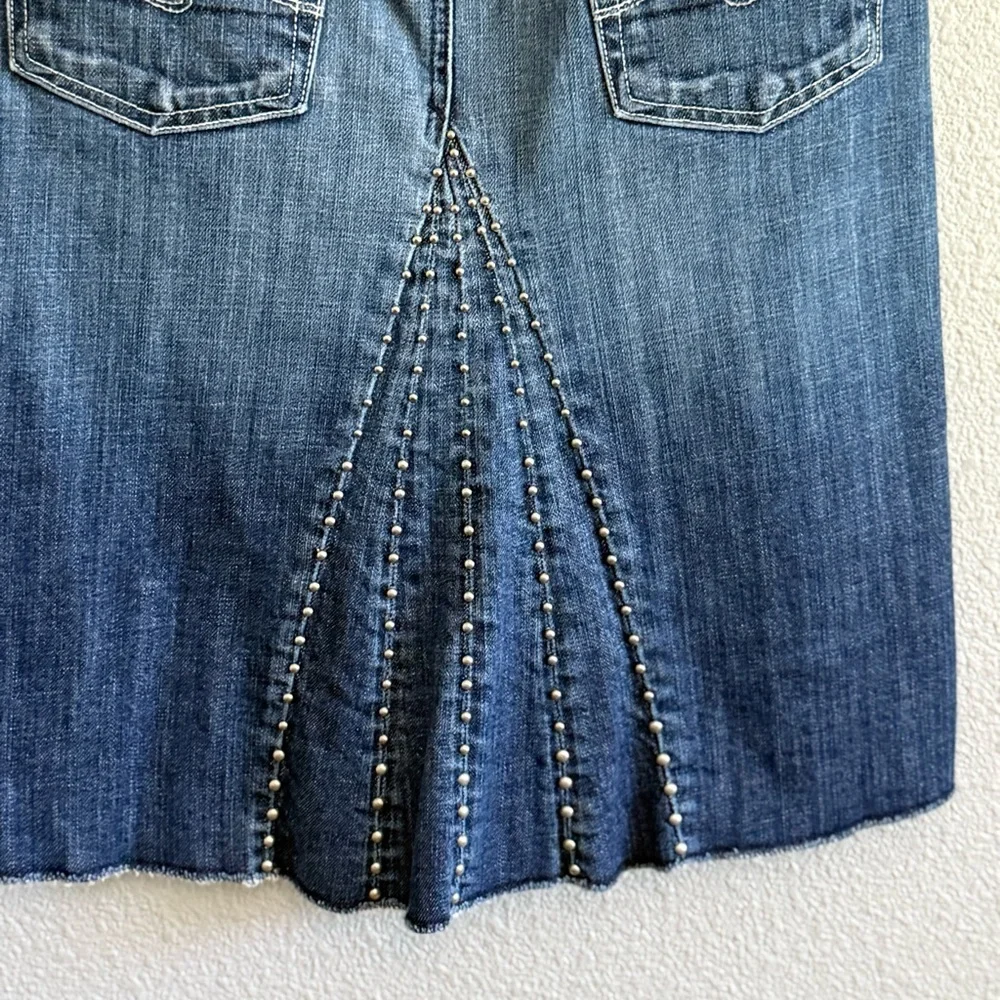 7 For‎ All Mankind Studded Skirt Size 27 EUC